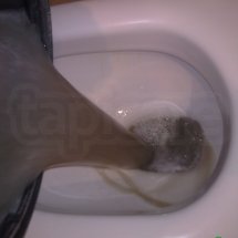 brudna woda po czyszczeniu rogówki