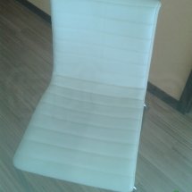 czyszczenie krzesła skórzanego